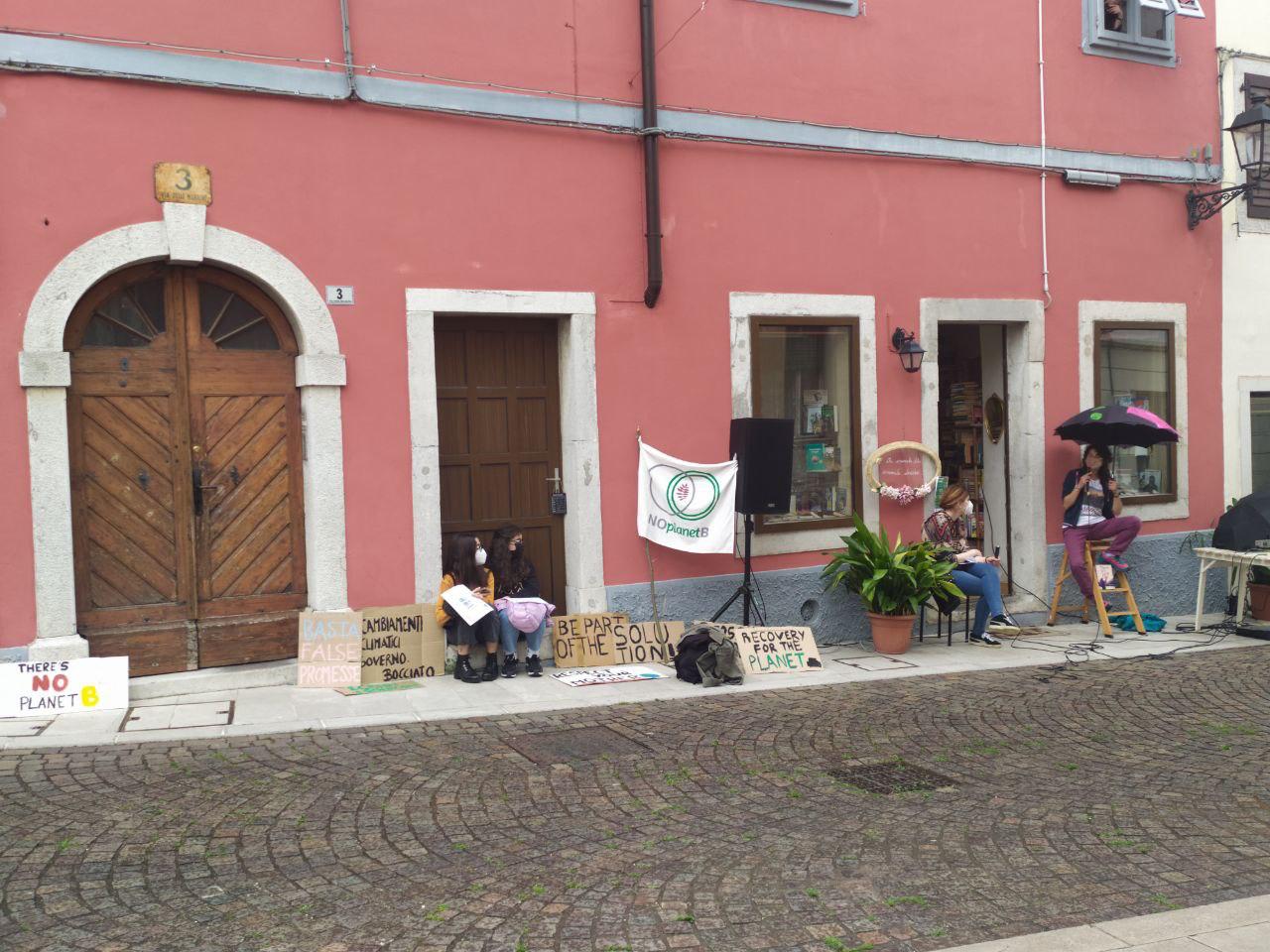 Copertina per Gorizia in strada per difendere l'ambiente, i giovani attivisti bussano alla porta di Ziberna